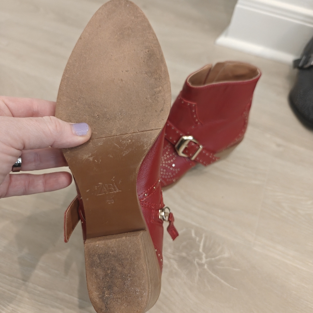 ZARA Boots || Size 39 - Picture 2 of 2